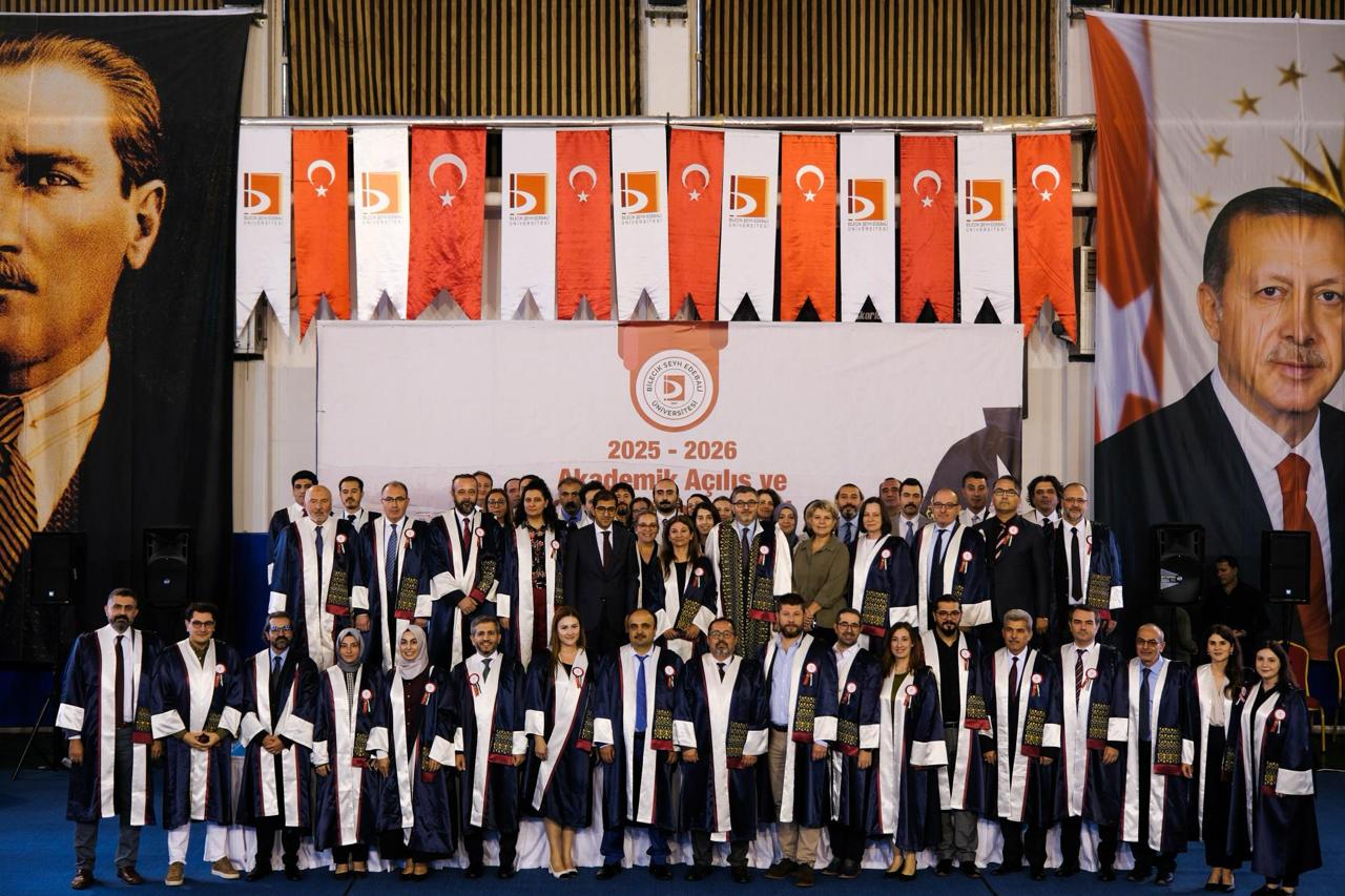 Üniversitemizde Akademik Yıl Açılış ve Cübbe Giyme Töreni 